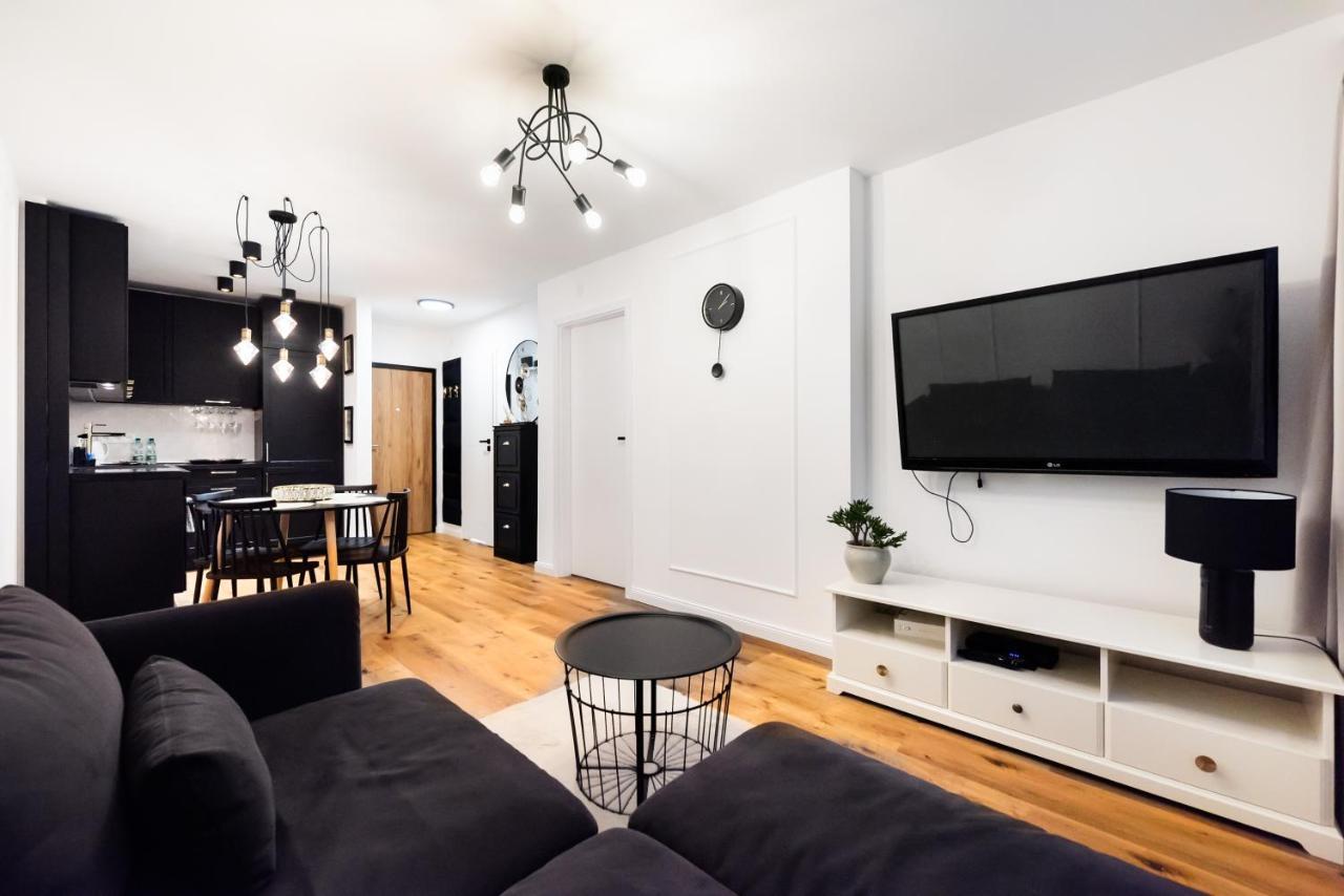 Fort Wola Golden Apartment Варшава Экстерьер фото